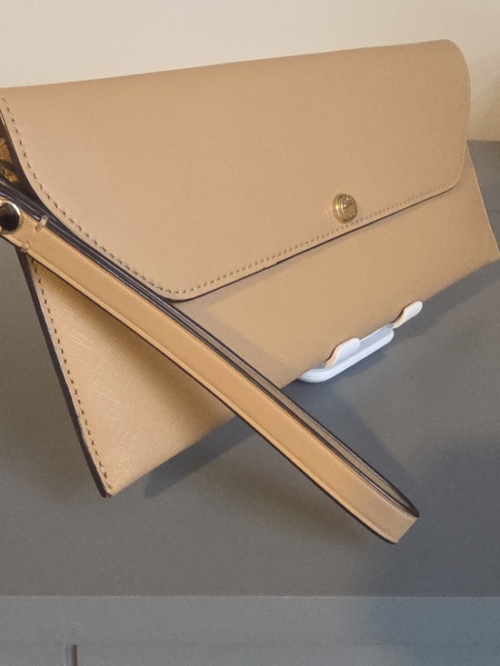 henri bendel Handbags - HENRI BENDEL NEW YORK West 57th Travel Organizer Tan Clutch/Wristlet